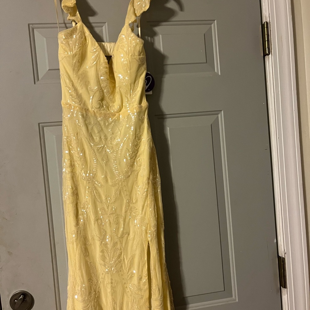 Windsor Yellow Spaghetti Strap Sheath Dress for Weddings